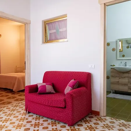 Roro Via Del Mare 公寓 *